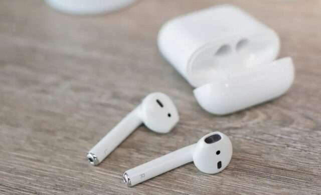 Airpods sale dropped in 2022