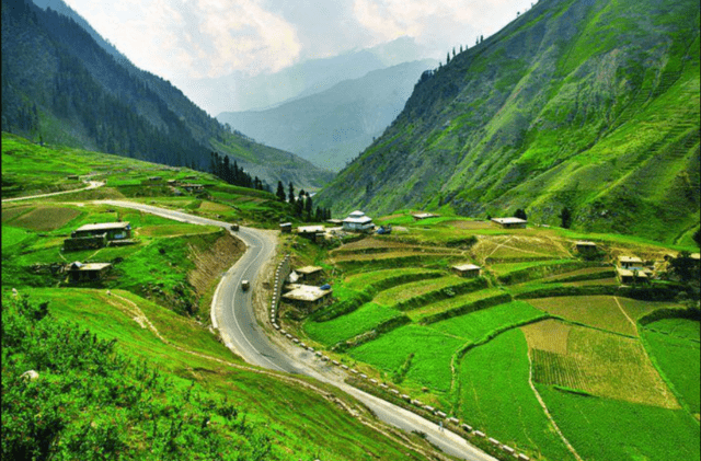 Amazing and Breathtaking Roads in Pakistan